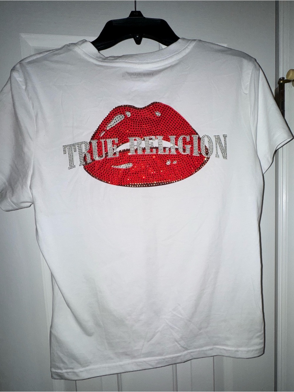True Religion White V-Neck Tee with Rhinestone Horseshoe nwot sz large fitted